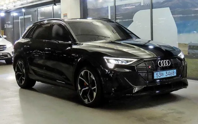 수원저신용자중고차전액할부 e-트론 S 매물 사진 8 - 2023/08 65,663km